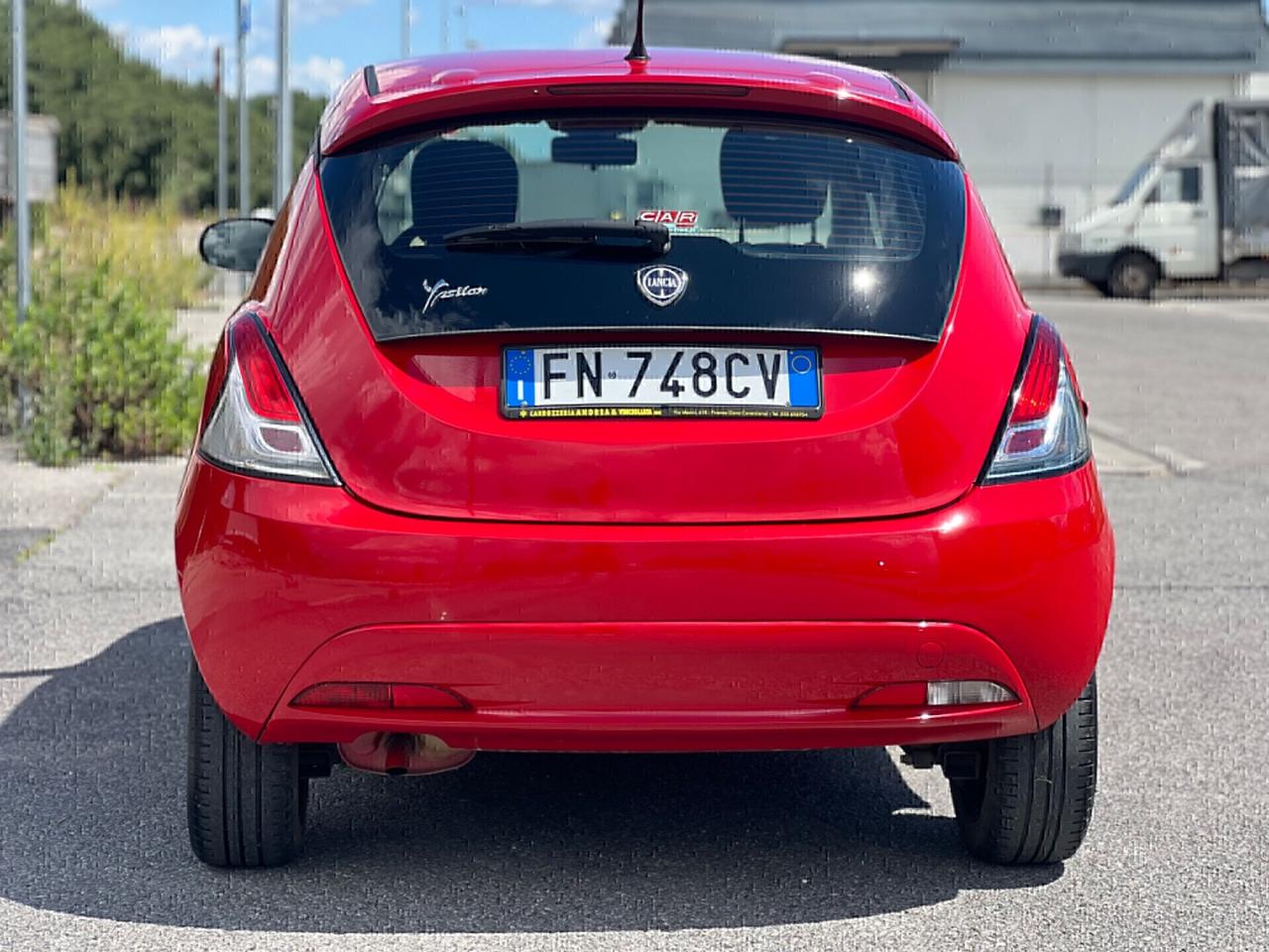 Lancia Ypsilon 1.2 69 CV 5 porte Silver