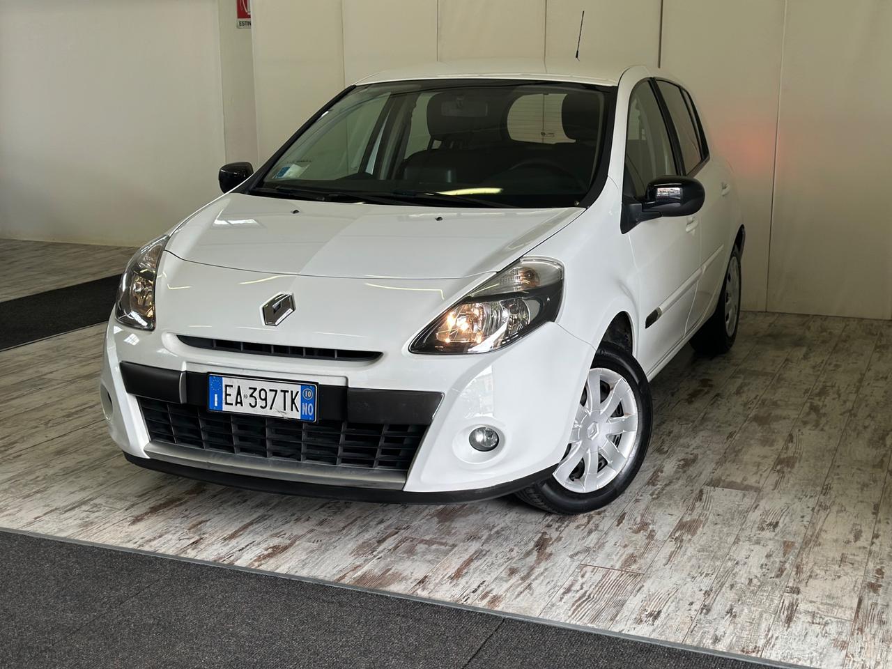 Renault Clio 1.2 Benzina 16V 5 porte Luxe Ok Neopatentati