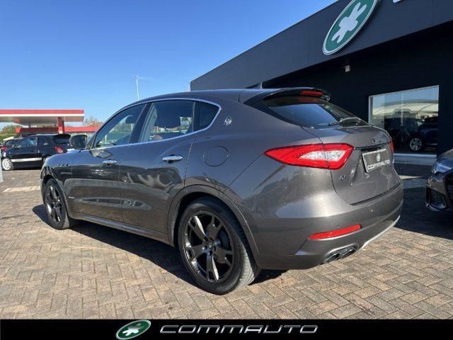 MASERATI Levante V6 AWD Granlusso - Interni Ermenegildo Zegna -