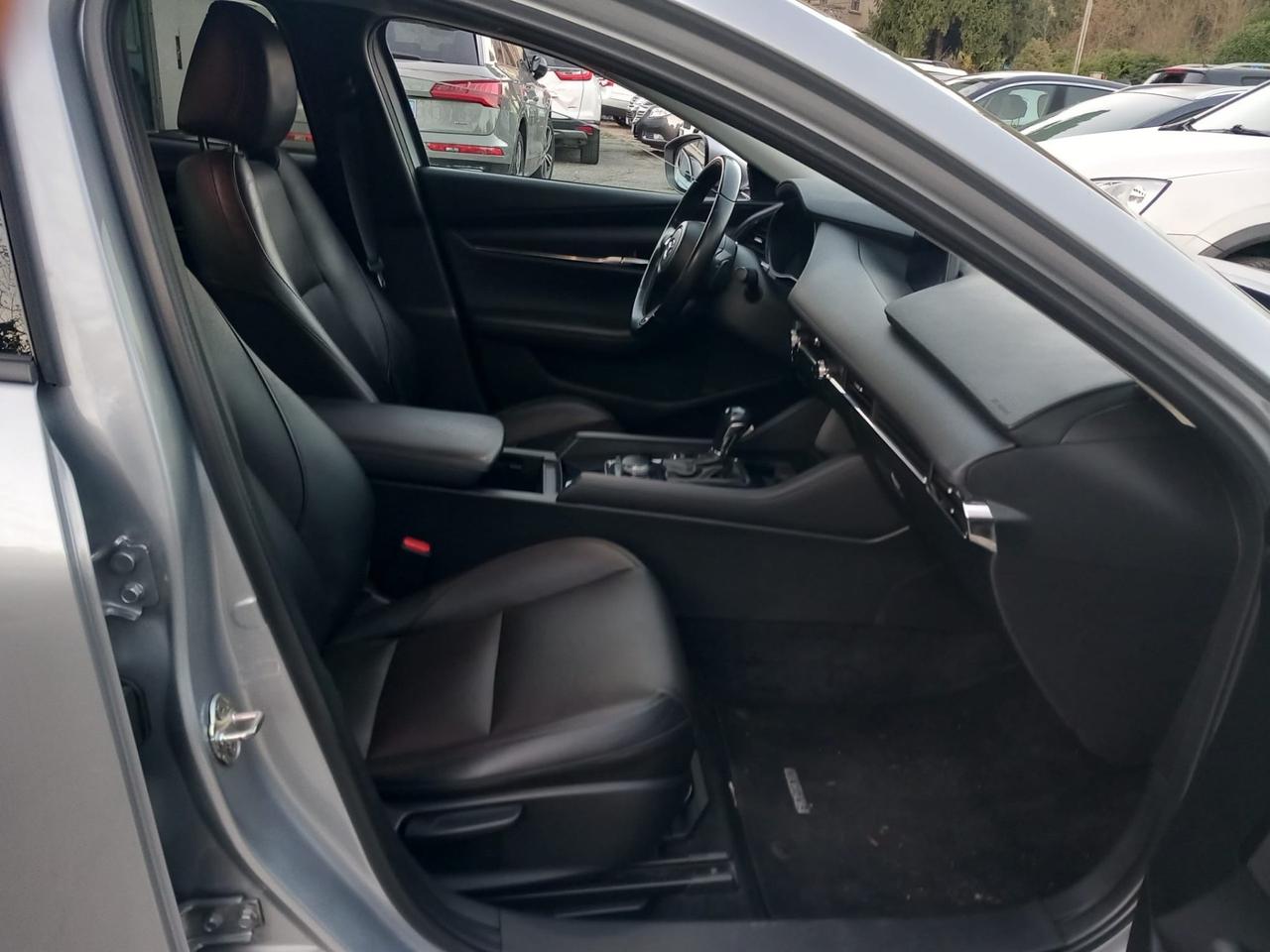 Mazda 3 Mazda3 2.0L e-Skyactiv-X M Hybrid 4p. Exclusive