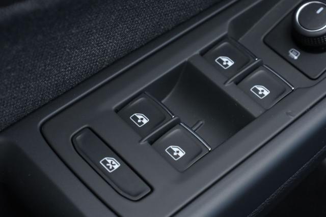 VOLKSWAGEN Golf 1.0 eTSI EVO DSG Life