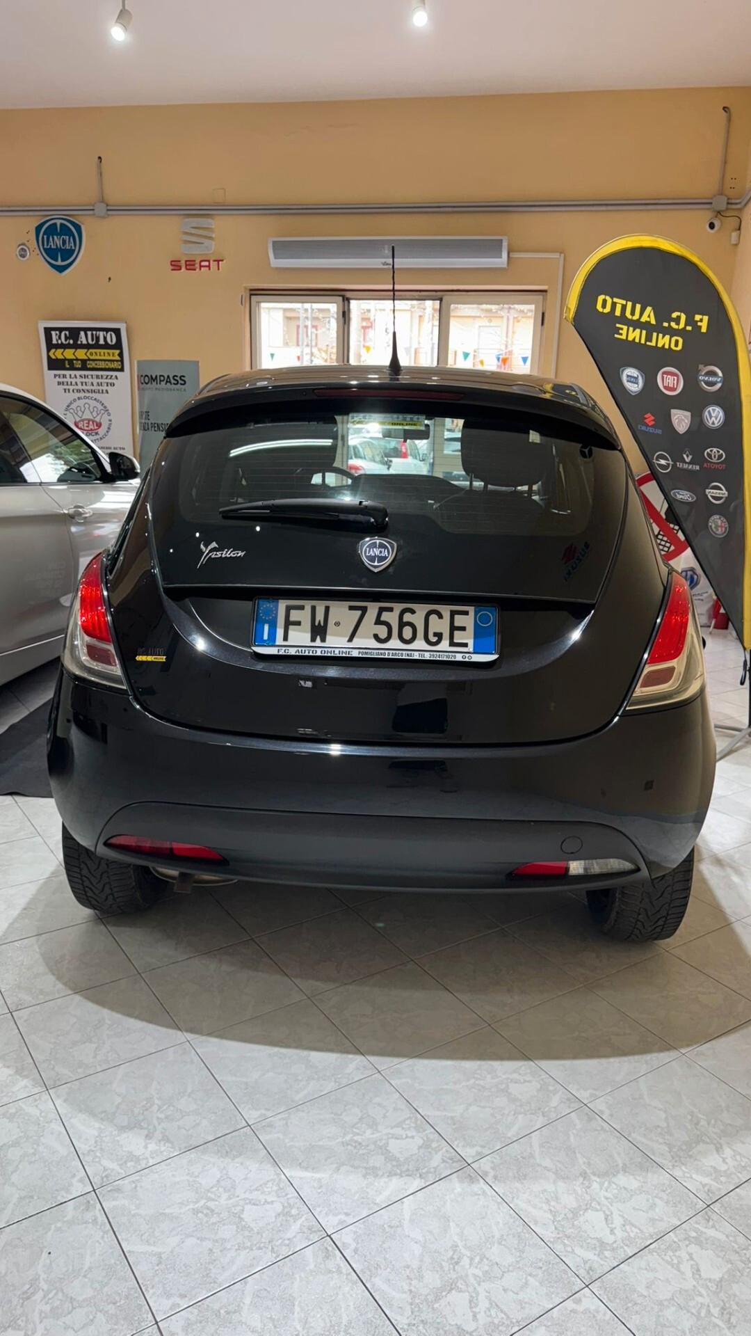 Lancia Ypsilon 1.2 69 CV 5 porte GPL Ecochic Elefantino Blu