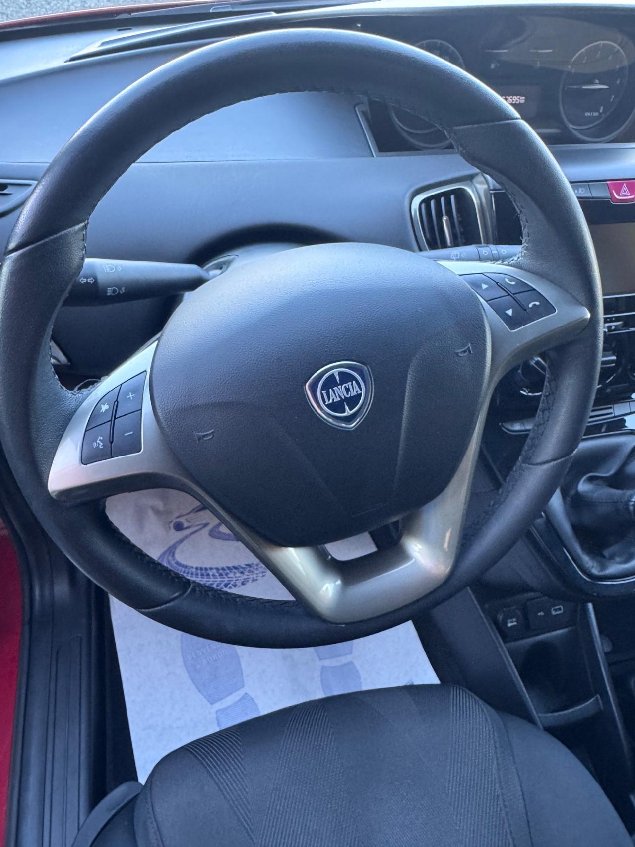 Lancia Ypsilon 1.2 69 CV 5 porte GPL Ecochic Gold