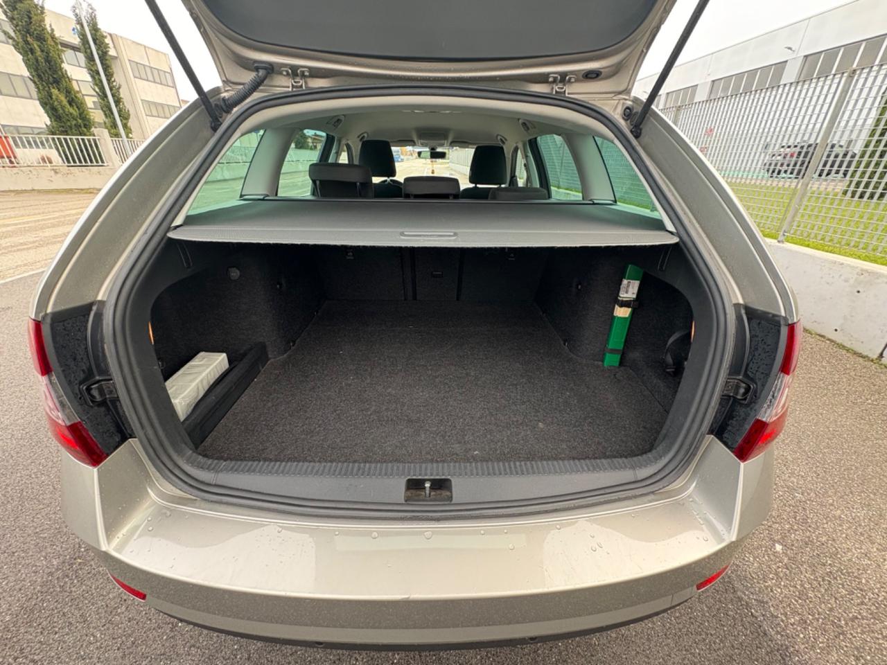 Skoda Octavia 1.4 TSI Wagon Executive G-Tec 2017