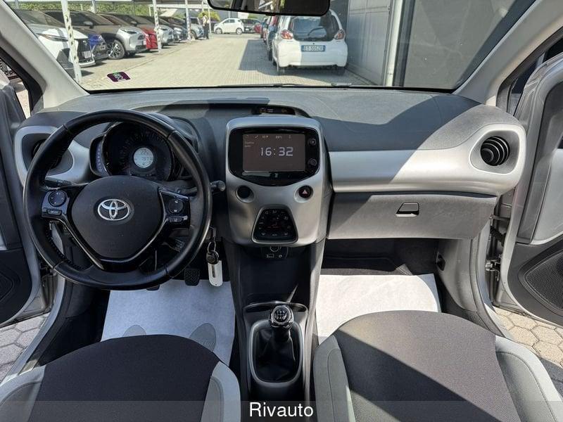 Toyota Aygo Aygo 1.0 VVT-i 69 CV 5 porte x-play TSS