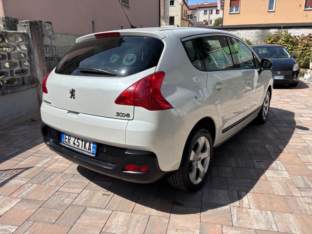 Peugeot 3008 1.6 HDi 114CV Business