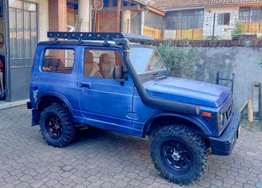 Suzuki SJ 413 SJ413 Berlina De Luxe