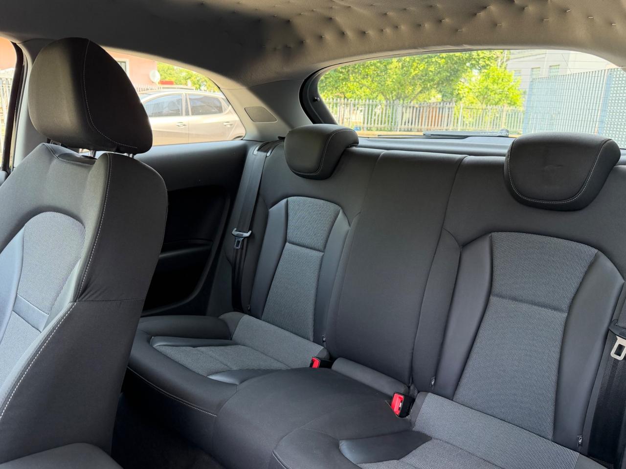 Audi A1 1.6 TDI 105 CV Attraction NEOPATENTATI OCCASIONE