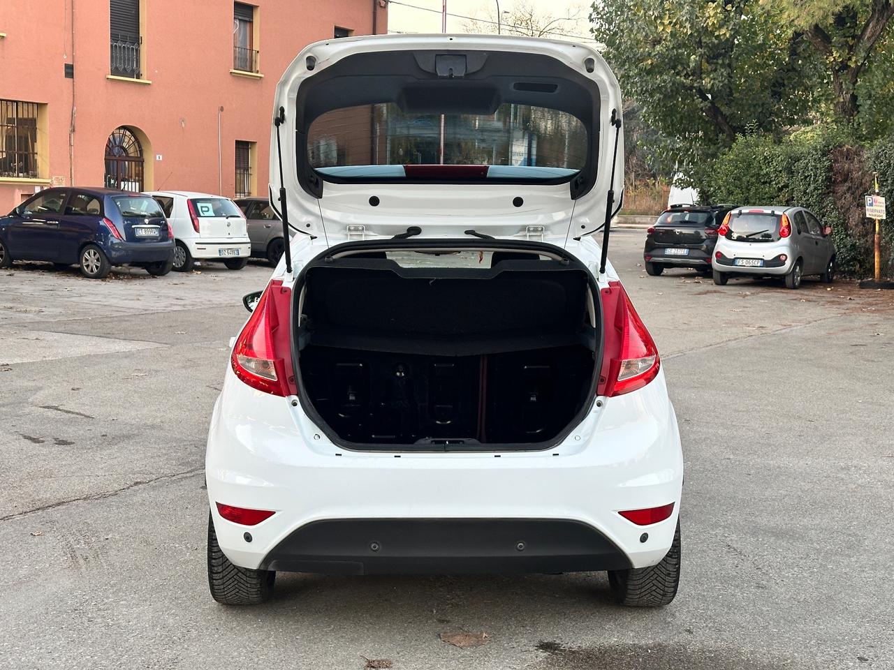 Ford Fiesta 1.4 5 porte Bz.- GPL Titanium