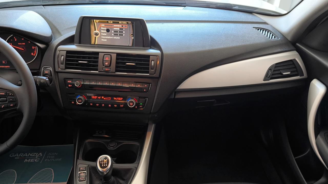 Bmw 116 116d 5p. Urban