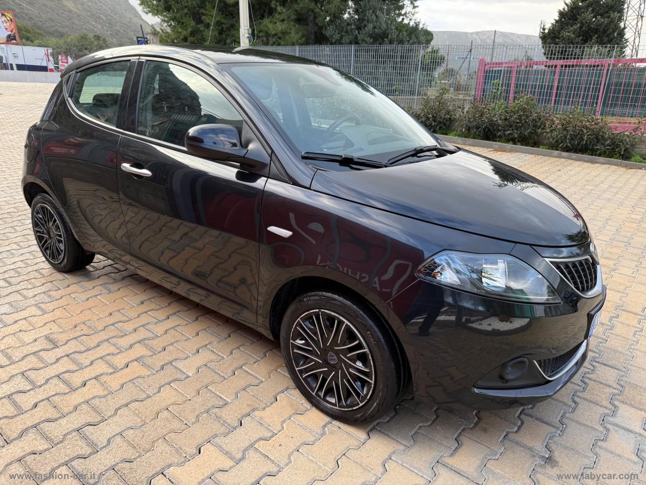 LANCIA Ypsilon 1.2 69 CV 5p. GPL Ecochic Gold