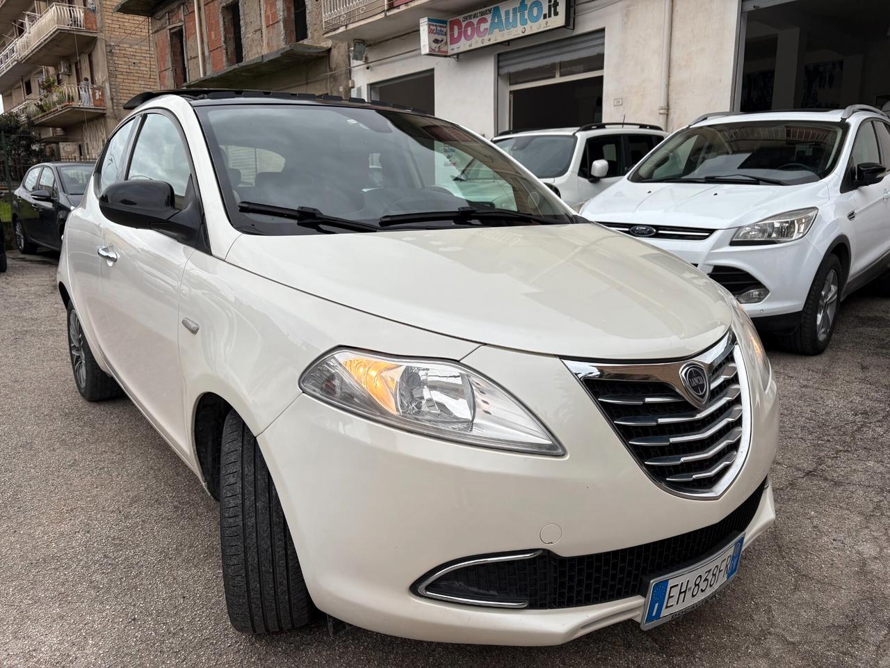 Lancia Ypsilon 0.9 TwinAir 85 CV 5 porte S&S Platinum