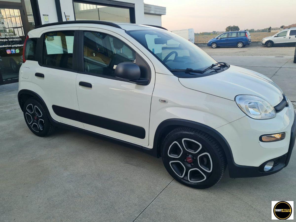 FIAT Panda 1.0 Benzina/Hybrid-Neopatentati-Anno 2021