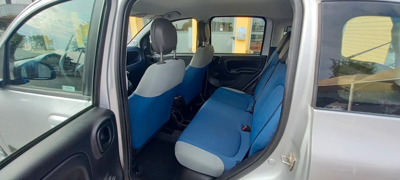 Fiat Panda cc. 1.242 Benzina 69 CV. 4 Cilindri 5 Porte 5 Posti Euro 6B Utilizzabile anche per i Neopatentati.