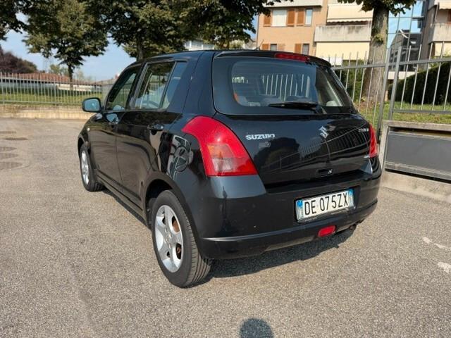 Suzuki Swift 1.3 4x4 5p. GL