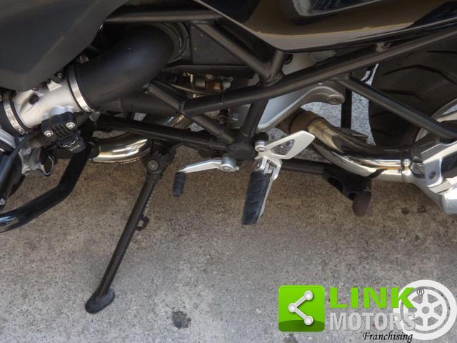 BMW R 1200 R anno 2008 con valigie laterali BMW originali