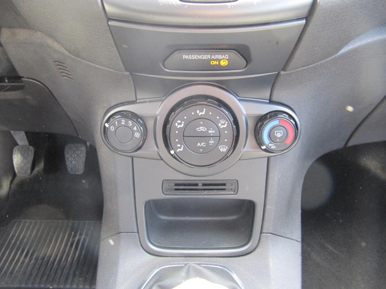 Ford Fiesta Plus 1.5 TDCi 75CV 5 porte