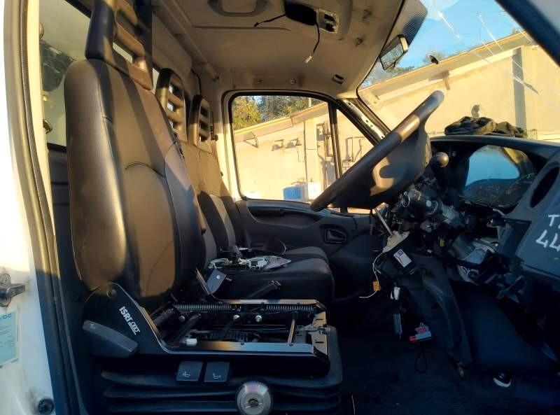 IVECO DAILY 70 C15 A TELAIO