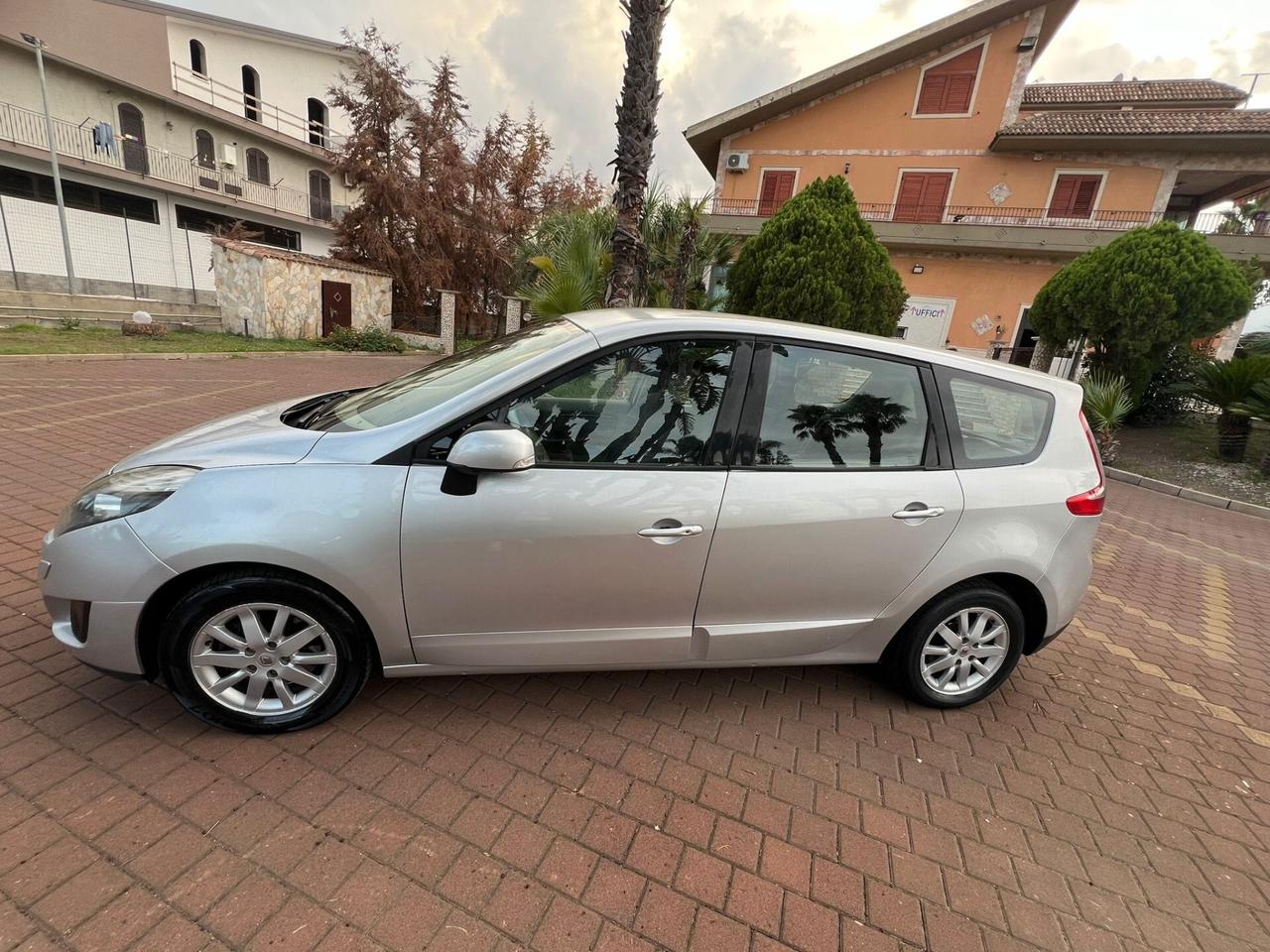 Renault Scenic Scénic 1.9 dCi 130CV Luxe