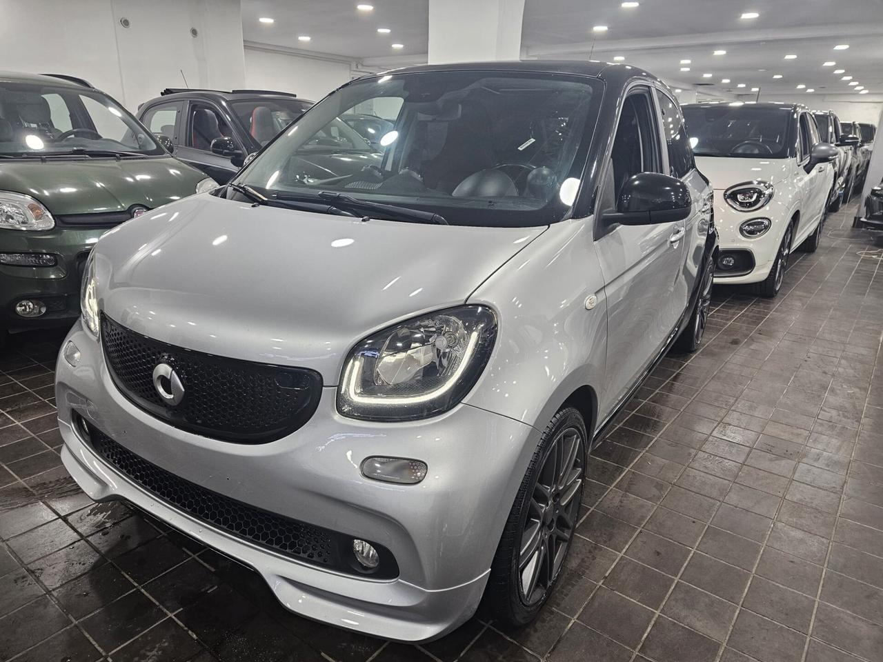 NUOVA SMART FORFOUR BRABUS STYLE EXCLUSIVE EDITION 0.9 BENZ 90CV TWINAMIC