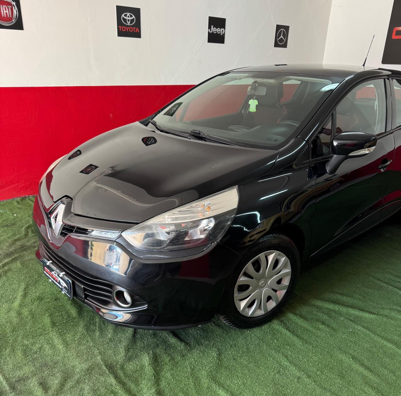 Renault Clio 1.2 75CV 5 porte Anno 2015 Unico proprietario