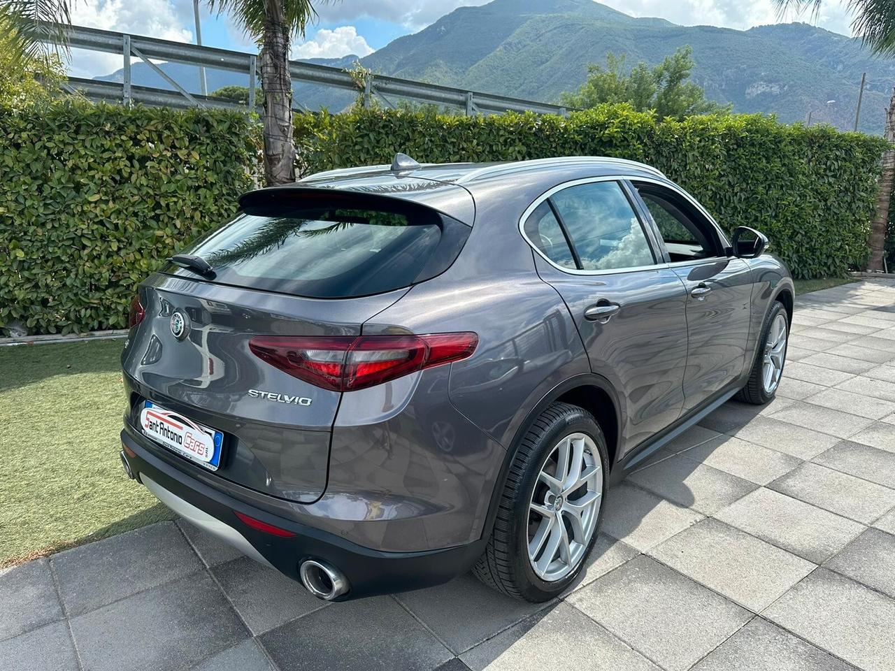 Alfa Romeo Stelvio 2.2 Turbodiesel 210 CV AT8 Q4 Executive CERCHI 20'' PELLE