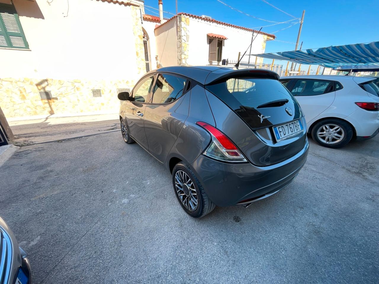 Lancia Ypsilon 1.2 69 CV 5 porte GPL Ecochic Gold