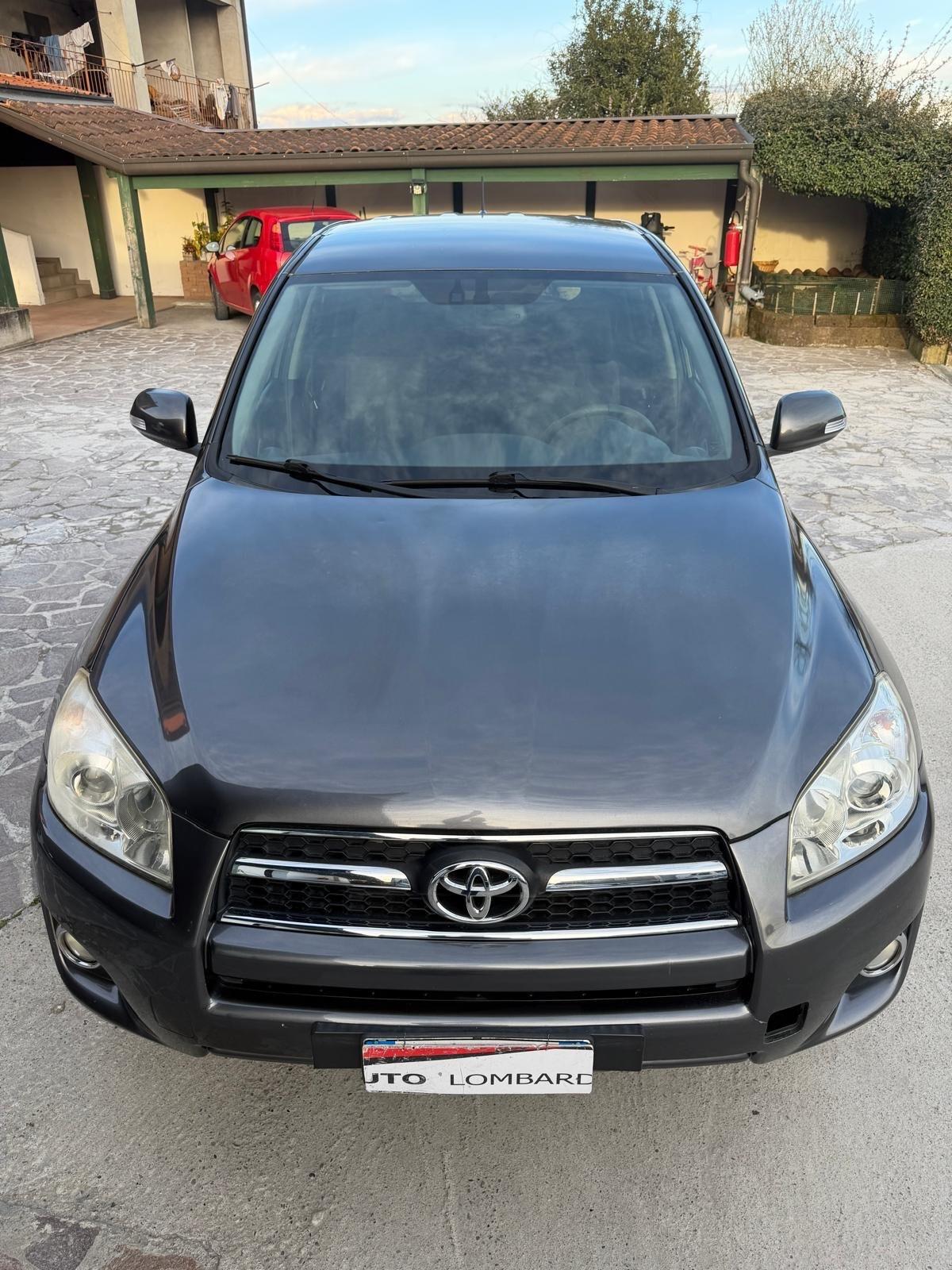 Toyota RAV4 2.2 D-4D 150 CV DPF Luxury