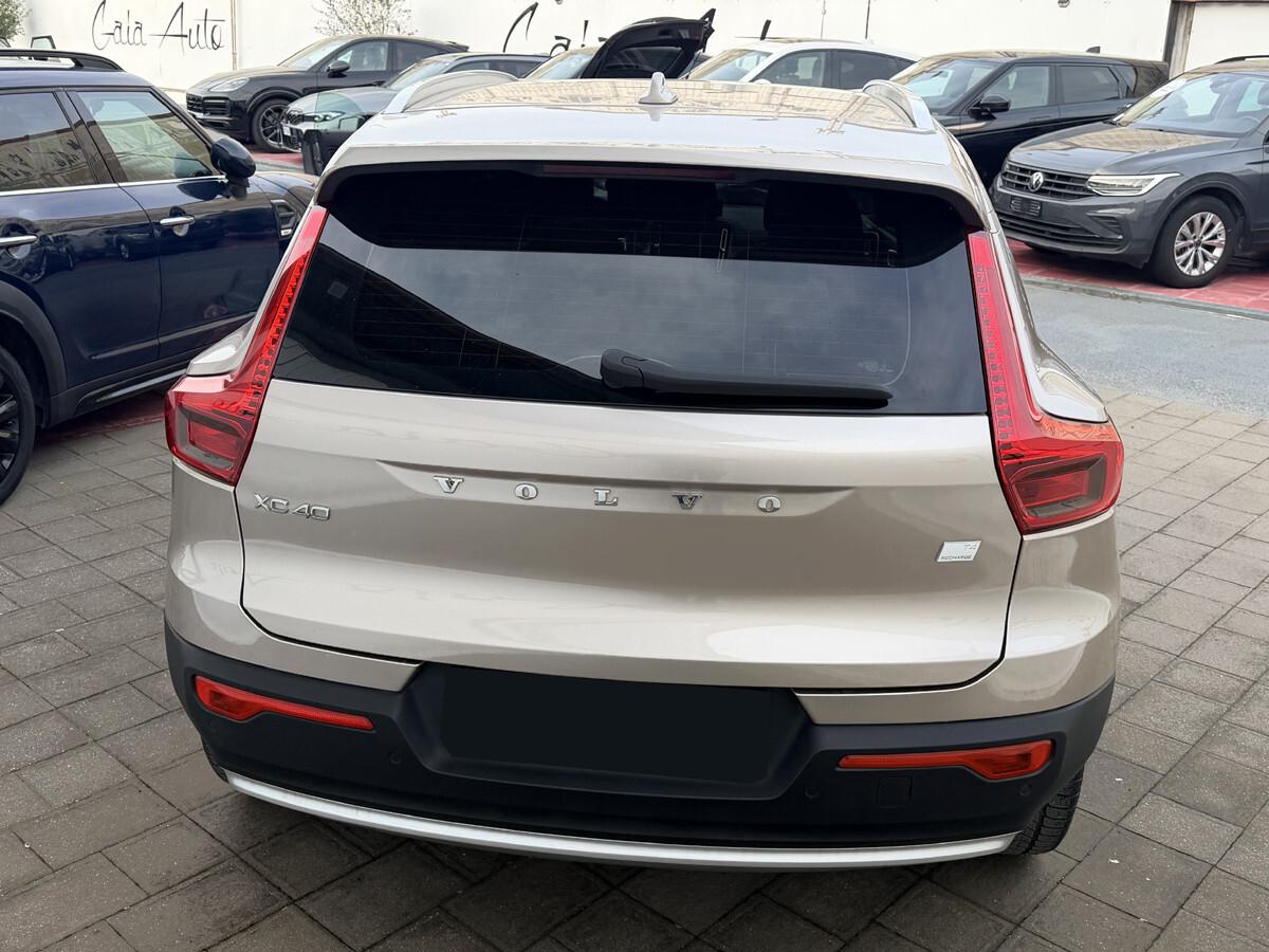 XC40 T4 Recharge Plug-in Hybrid automatico Core