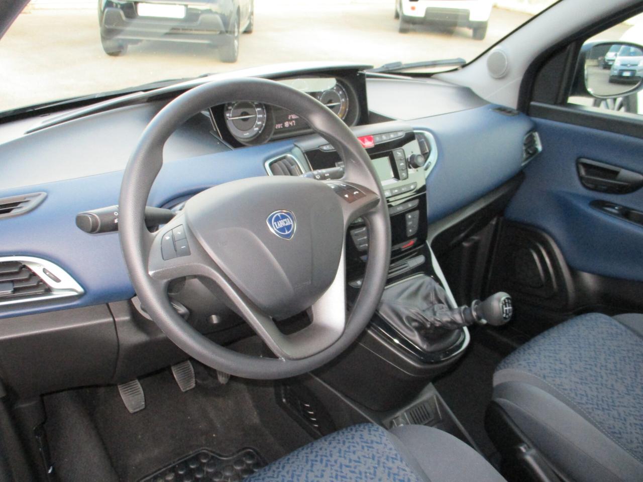 Lancia Ypsilon 1.0 FireFly 5 porte S&S Hybrid Oro