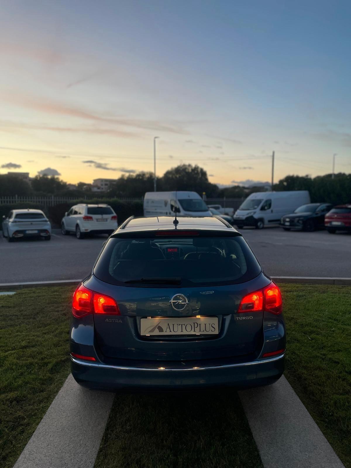 Opel Astra 1.4 Turbo 140CV Sports Tourer Cosmo