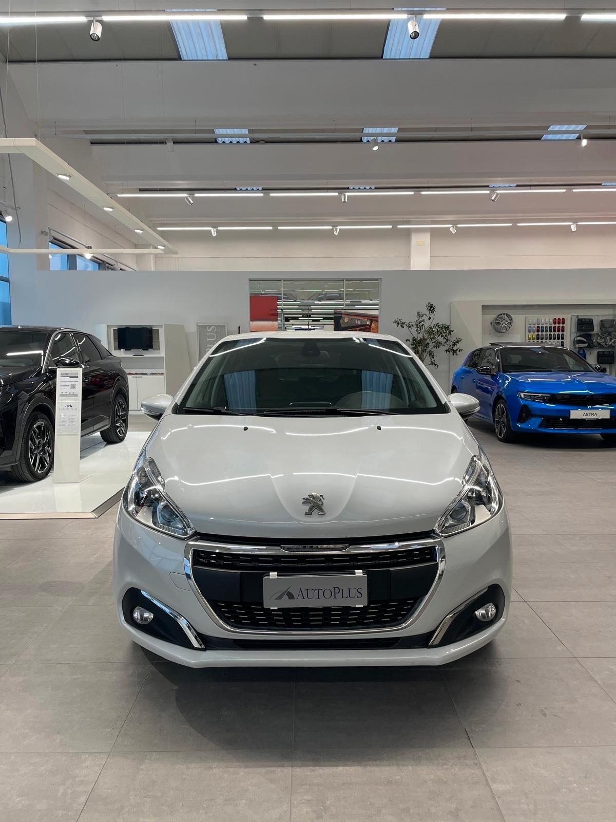 Peugeot 208 PureTech 82 Stop&Start 5 porte Signature
