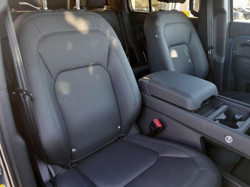 Land Rover Defender 3.0D I6 200 110 X-DYNAMIC SE AWD 7POSTI