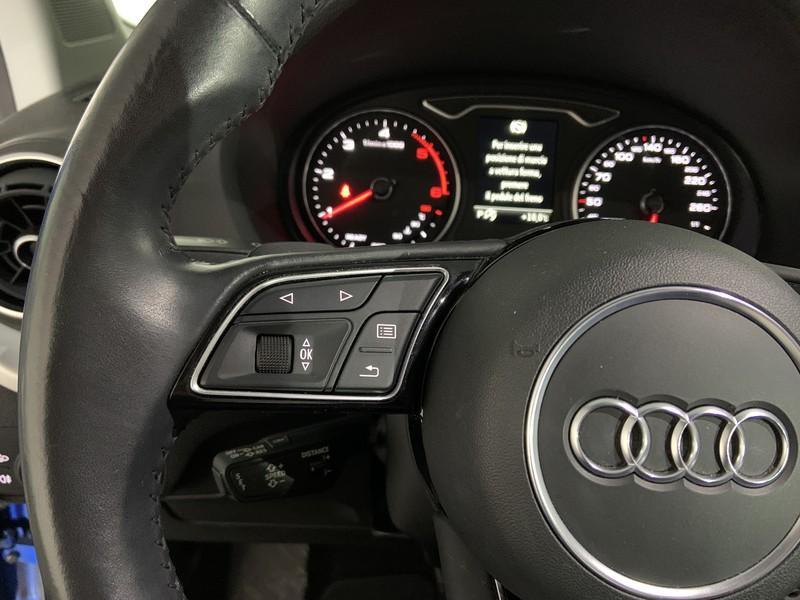 Audi Q2 30 1.6 tdi identity black s-tronic my20