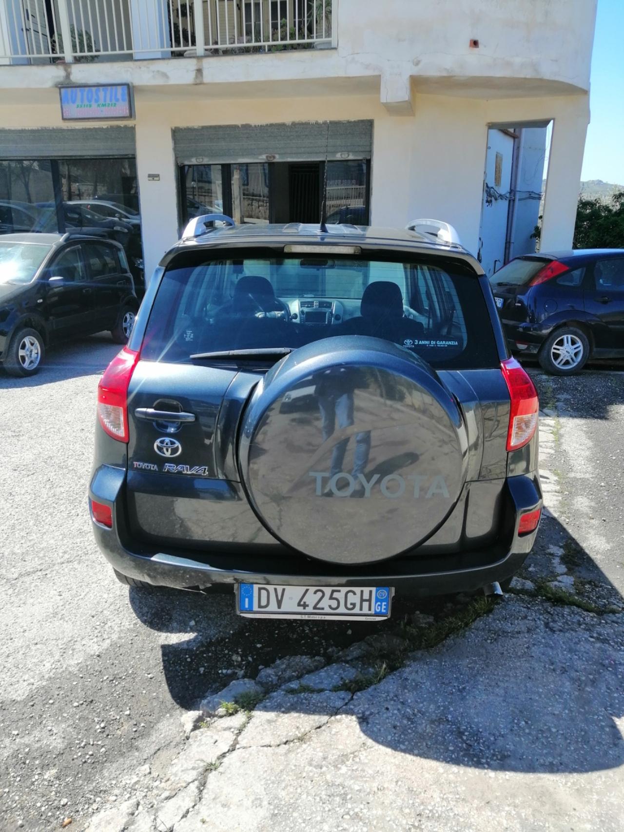 Toyota RAV 4 RAV4 2.2 D-4D 150 CV DPF Luxury