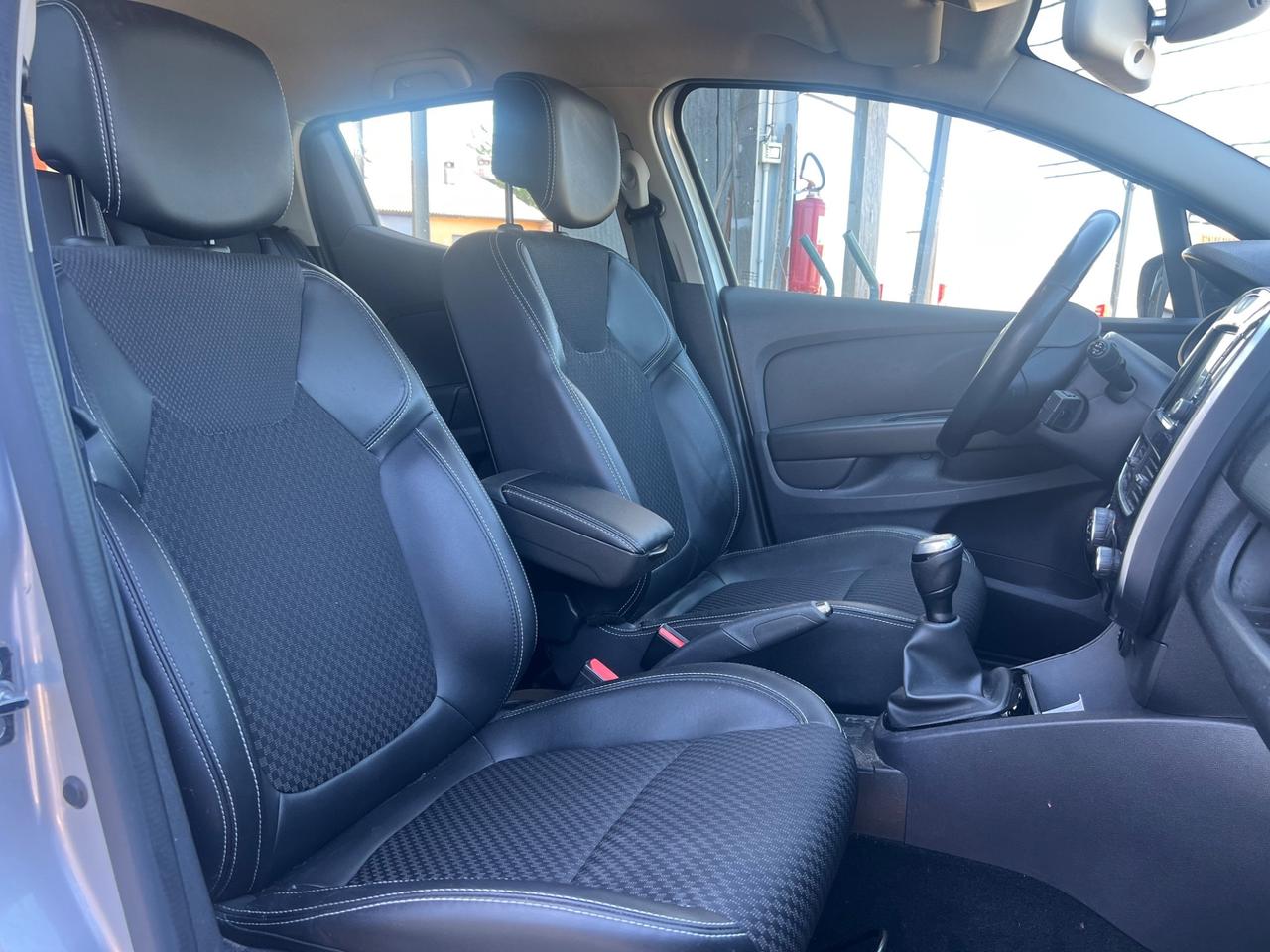 Renault Clio dCi 8V 90 CV EDC 5 porte Moschino Intens