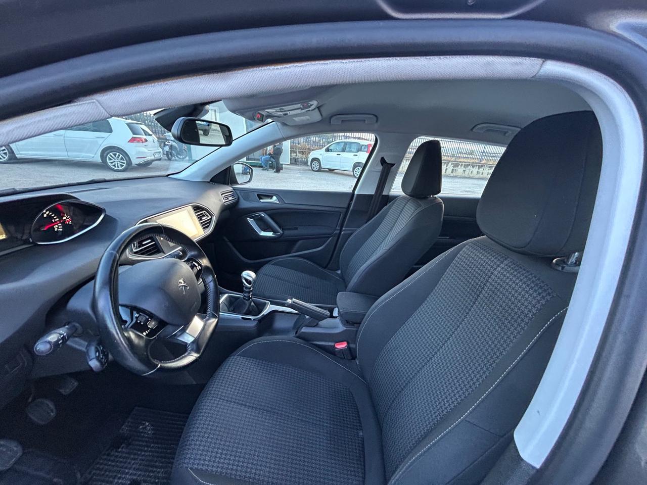 Peugeot 308 BlueHDi 130 S&S Business