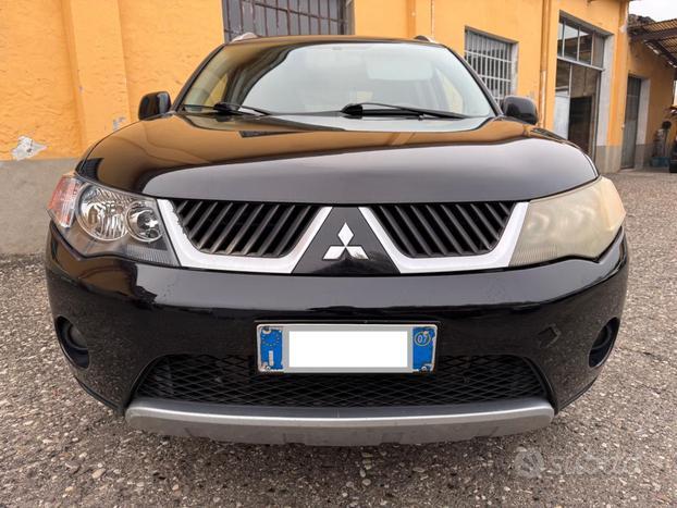 MITSUBISHI Outlander 7 posti 2.0 DI-D Intense DP