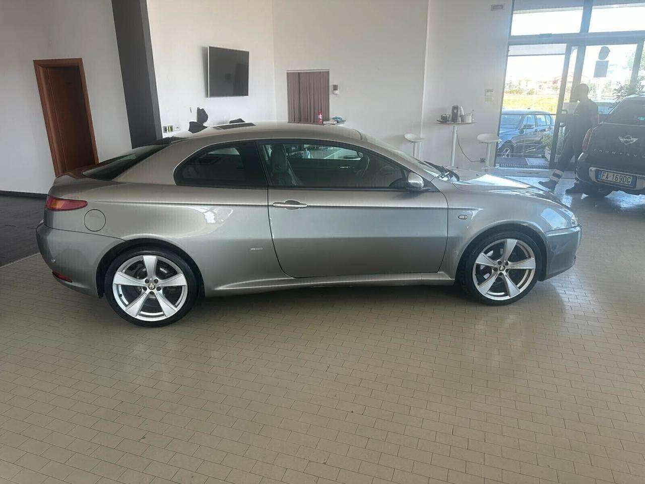 Alfa Romeo GT 1.9 JTDM 16V Distinctive Q2