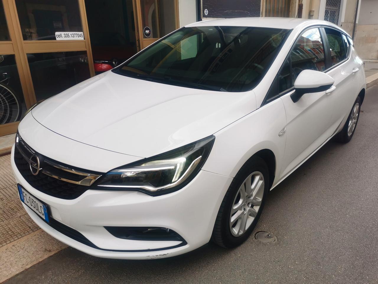 Opel Astra 1.6 CDTi 5 porte 95 cv neo patentati