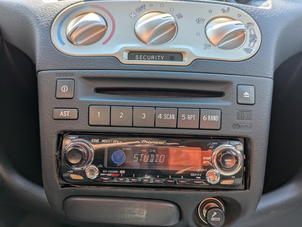 TOYOTA YARIS 1.0 BENZINA 65cv