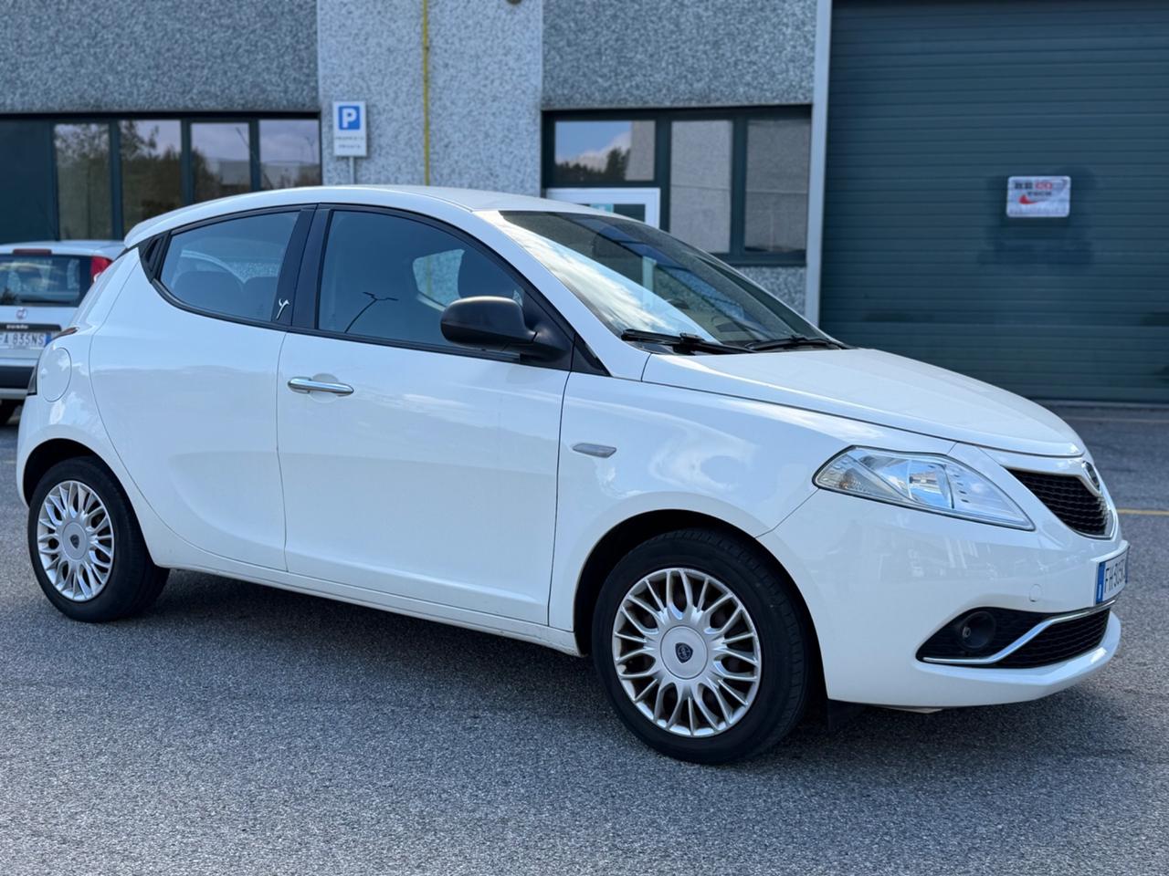 Lancia Ypsilon 1.2 69 CV 5 porte*Neopatentati*Cinghia Fatta*