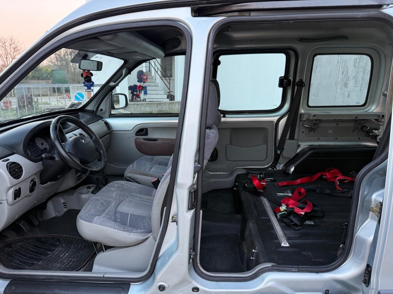 Renault Kangoo 4p. Autocarro 1.2 PEDANA DISABILE