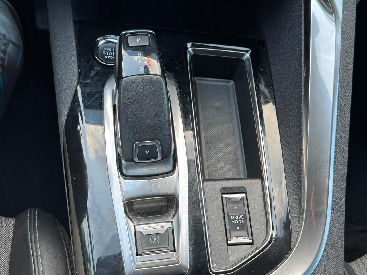 PEUGEOT 3008 DIESEL 1.5 131CV AUT. ALLURE 2022