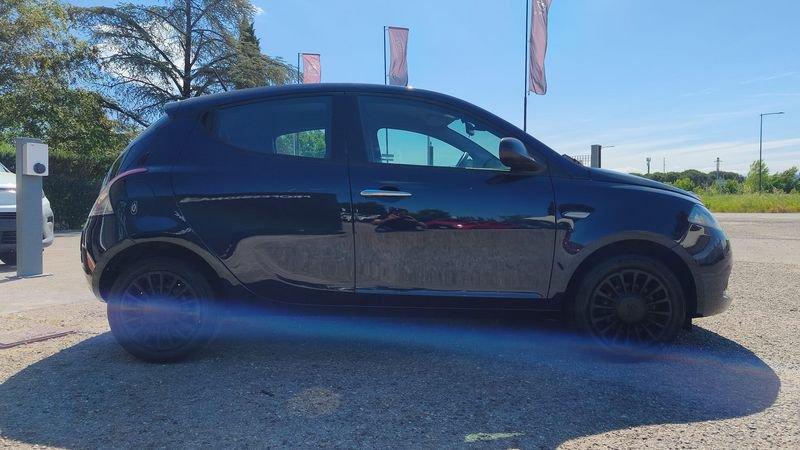 Lancia Ypsilon 1.2 69cv Silver