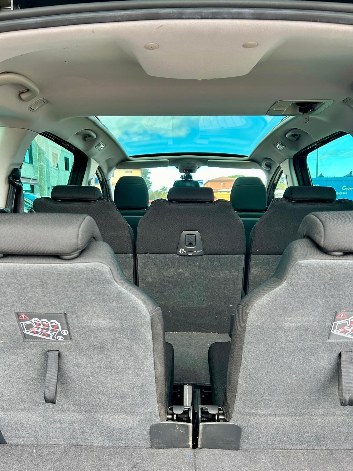 Peugeot 5008 1.6 HDi 112CV Féline 7 POSTI - ok neopatentato