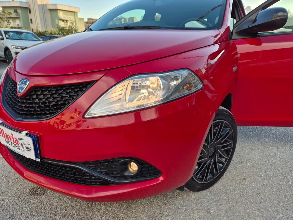 Lancia Ypsilon 1.0 5 porte Hybrid GOLD