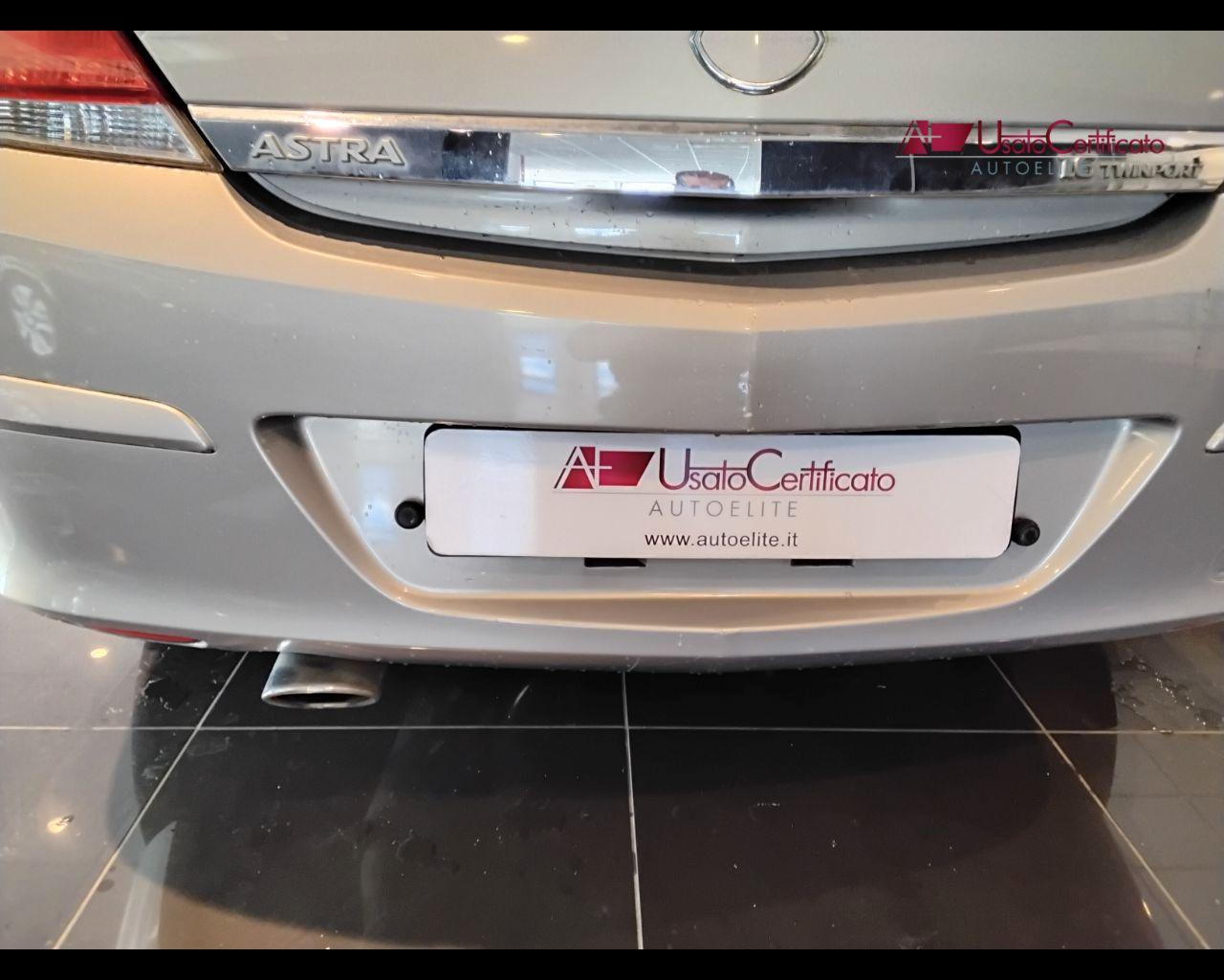 OPEL Astra TwinTop 1.6 16V Twinport Cosmo