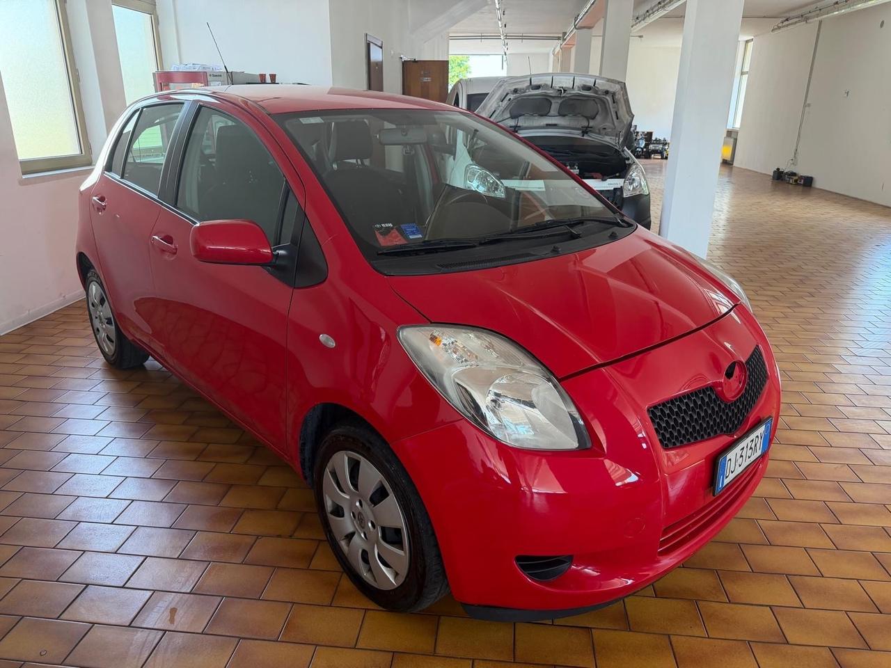 Toyota Yaris 1.0 benz 2007