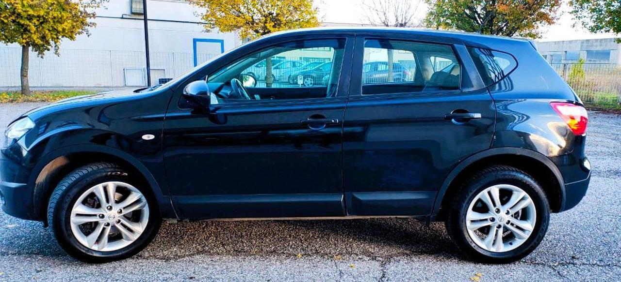 NISSAN Qashqai 2.0 dCi DPF n-tec